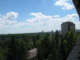 Вид с 7 этажа в сторону парка Горького